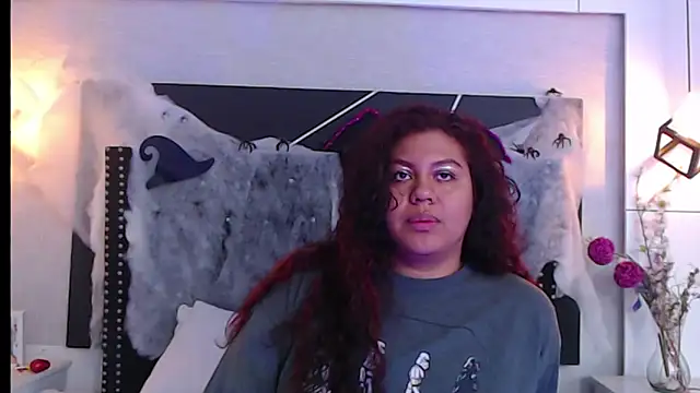 CloeStron online show from October 24, 2025, 11:50 am