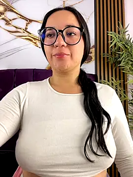 sara roy04  online show from September 11, 2025, 3:39 am