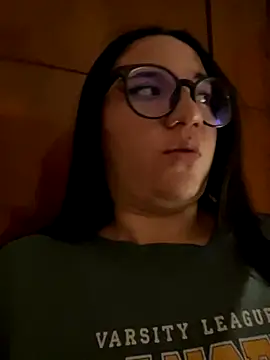 sara roy04  online show from September 12, 2025, 3:28 am