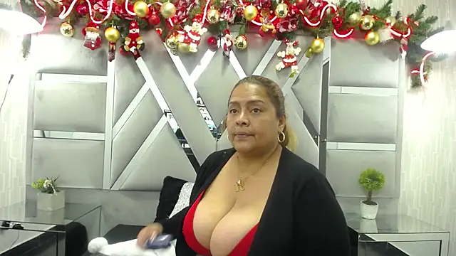 MonzerratBoyer online show from December 19, 2025, 6:59 pm