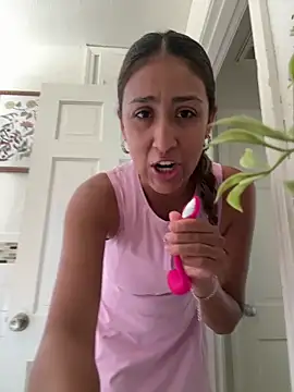 Snapshot of Sonnysoles chatting on October 17, 2025, 6:10 pm Sonnysoles online show from October 17, 2025, 6:10 pm