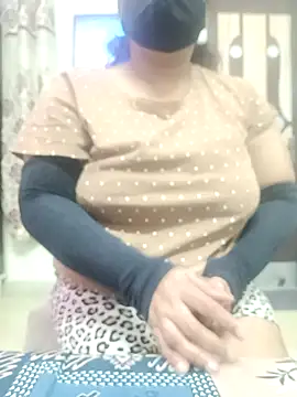 Snapshot of Bhabhiji1 chatting on February 9, 2026, 7:29 pm Bhabhiji1 online show from February 9, 2026, 7:29 pm