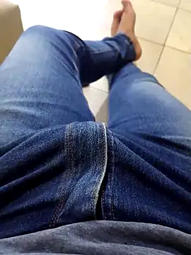 Snapshot of JoaoPedro17cm chatting on September 9, 2025, 2:05 pm JoaoPedro17cm online show from September 9, 2025, 2:05 pm