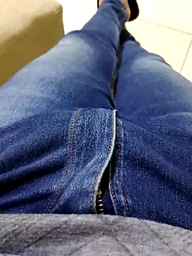 Snapshot of JoaoPedro17cm chatting on October 2, 2025, 1:51 pm JoaoPedro17cm online show from October 2, 2025, 1:51 pm