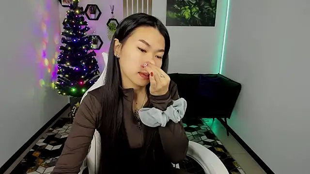 LunaPurrr online show from December 15, 2025, 12:15 am