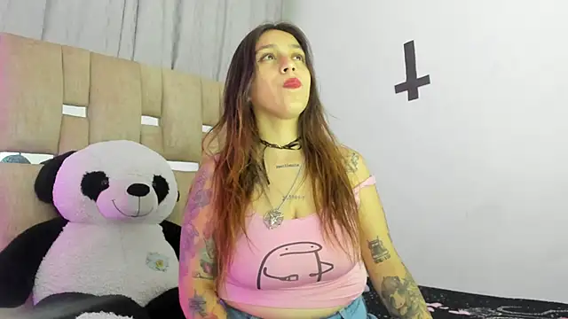 JulianaCarter online show from November 7, 2025, 7:47 pm