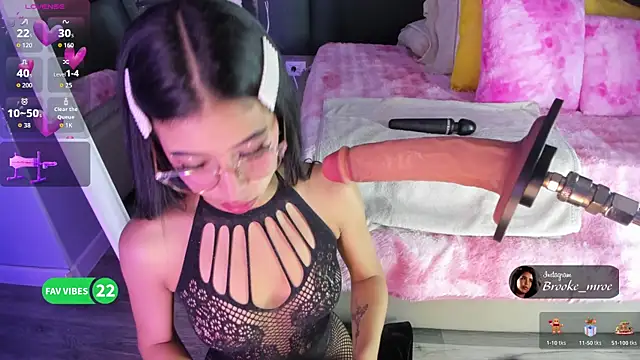 Brooke monroe online show from December 2, 2025, 4:35 pm