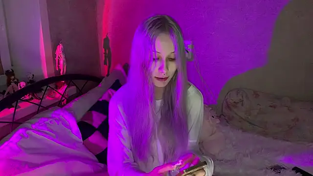 Snapshot of Elaincutee chatting on September 11, 2025, 10:10 pm Elaincutee online show from September 11, 2025, 10:10 pm