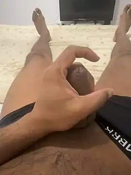 Snapshot of Madu0999 chatting on February 19, 2026, 6:04 pm Madu0999 online show from February 19, 2026, 6:04 pm