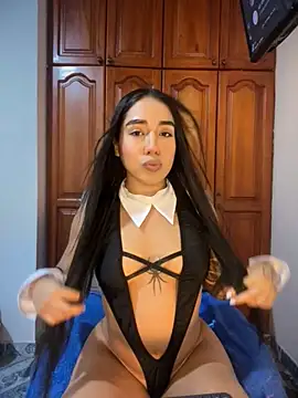 KaditaNavarro online show from April 17, 2026, 9:40 pm