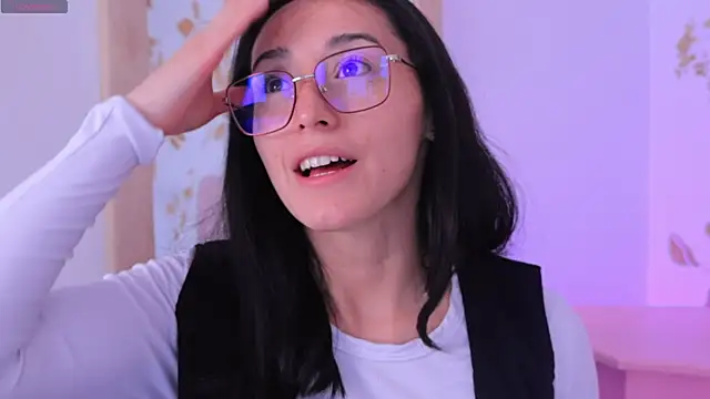 Snapshot of Ginevra_esposito chatting on September 13, 2025, 12:49 pm Ginevra esposito online show from September 13, 2025, 12:49 pm