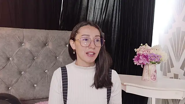 Snapshot of Ginevra_esposito chatting on September 17, 2025, 12:51 pm Ginevra esposito online show from September 17, 2025, 12:51 pm