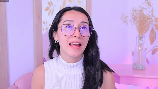 Snapshot of Ginevra_esposito chatting on September 25, 2025, 12:42 pm Ginevra esposito online show from September 25, 2025, 12:42 pm