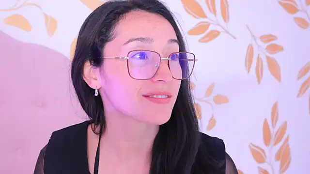 Snapshot of Ginevra_esposito chatting on October 3, 2025, 12:35 pm Ginevra esposito online show from October 3, 2025, 12:35 pm