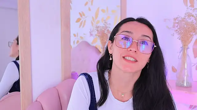 Snapshot of Ginevra_esposito chatting on October 9, 2025, 12:58 pm Ginevra esposito online show from October 9, 2025, 12:58 pm