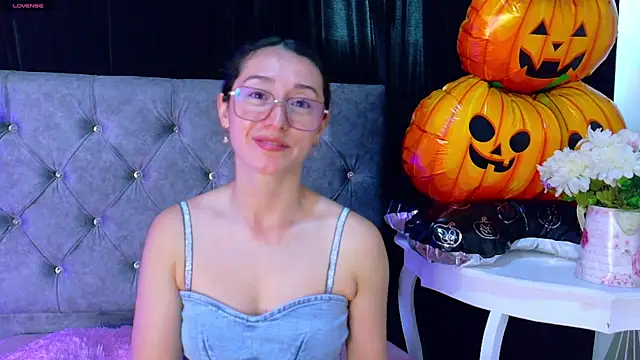 Snapshot of Ginevra_esposito chatting on October 28, 2025, 12:52 pm Ginevra esposito online show from October 28, 2025, 12:52 pm