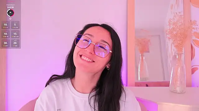 Snapshot of Ginevra_esposito chatting on February 4, 2026, 12:33 pm Ginevra esposito online show from February 4, 2026, 12:33 pm