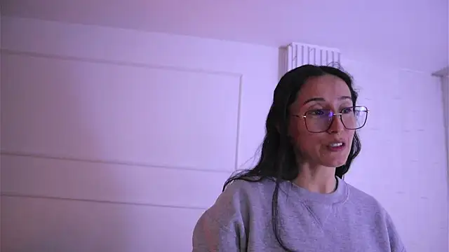 Snapshot of Ginevra_esposito chatting on February 10, 2026, 12:59 am Ginevra esposito online show from February 10, 2026, 12:59 am