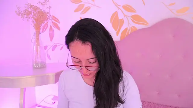 Snapshot of Ginevra_esposito chatting on February 11, 2026, 12:43 pm Ginevra esposito online show from February 11, 2026, 12:43 pm