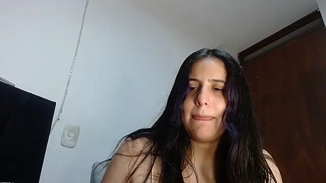 Electraweb 09 online show from November 3, 2025, 7:04 pm