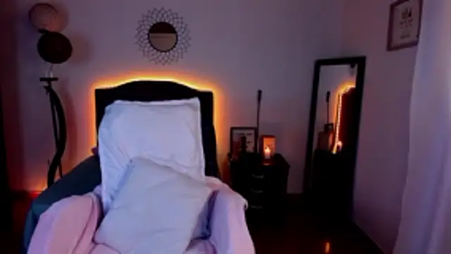  lia baby online show from December 2, 2025, 2:23 pm