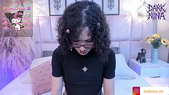 Dark nina  online show from September 9, 2025, 3:17 am