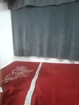 Snapshot of Dudayas chatting on October 16, 2025, 10:44 pm Dudayas online show from October 16, 2025, 10:44 pm