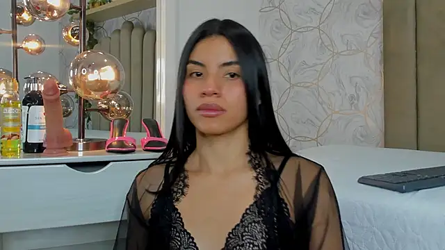 naia cox online show from March 9, 2026, 3:43 am