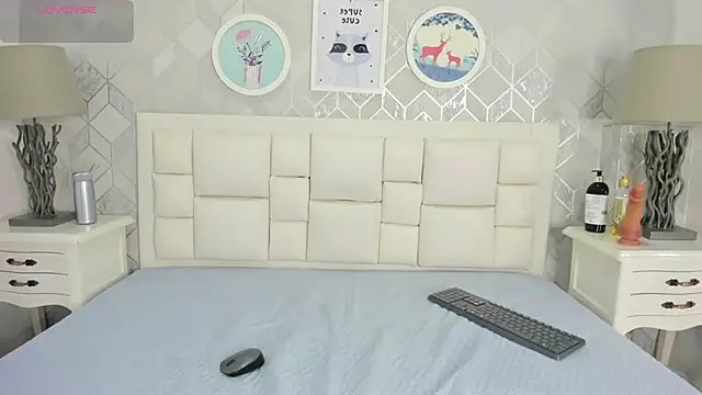 naia cox online show from March 21, 2026, 3:44 am