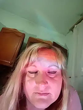 Snapshot of XHelenaX90 chatting on November 14, 2025, 9:24 pm XHelenaX90 online show from November 14, 2025, 9:24 pm