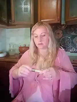 Snapshot of XHelenaX90 chatting on November 16, 2025, 8:25 pm XHelenaX90 online show from November 16, 2025, 8:25 pm