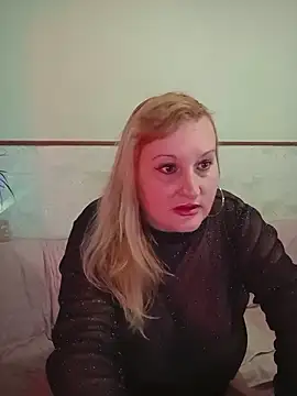 Snapshot of XHelenaX90 chatting on February 26, 2026, 7:13 pm XHelenaX90 online show from February 26, 2026, 7:13 pm