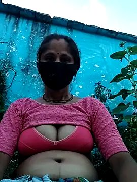 Snapshot of Hot-ilaiy chatting on October 4, 2025, 12:14 pm Hot-ilaiy online show from October 4, 2025, 12:14 pm