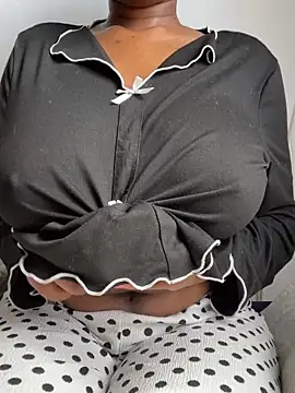 Snapshot of OrchidBae chatting on October 7, 2025, 8:22 am OrchidBae online show from October 7, 2025, 8:22 am