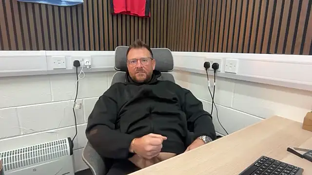 Snapshot of bilf1978 chatting on February 26, 2026, 7:51 am bilf1978 online show from February 26, 2026, 7:51 am