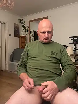 Attila120 online show from October 12, 2025, 10:42 pm