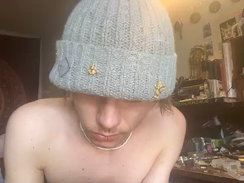 XanderOzzz online show from September 12, 2025, 2:39 pm