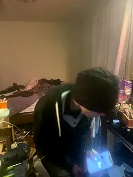 XanderOzzz online show from December 14, 2025, 12:32 pm