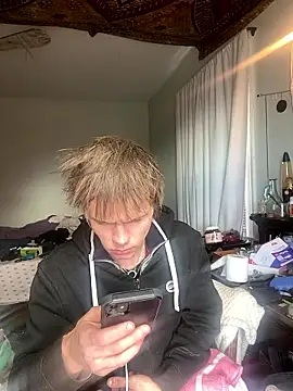 Snapshot of XanderOzzz chatting on January 16, 2026, 6:12 pm XanderOzzz online show from January 16, 2026, 6:12 pm