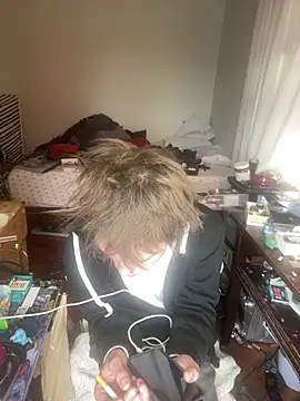 Snapshot of XanderOzzz chatting on February 14, 2026, 5:43 pm XanderOzzz online show from February 14, 2026, 5:43 pm