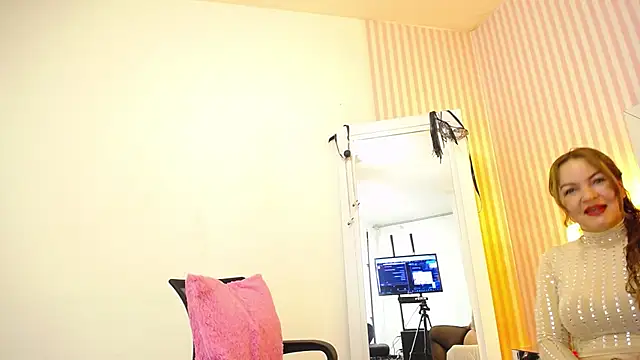 ViictoriaJones  online show from November 27, 2025, 4:09 pm