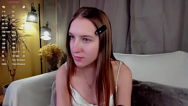 NanaMertins online show from November 14, 2025, 1:04 am