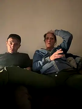 Snapshot of parka999 chatting on October 15, 2025, 8:31 pm parka999 online show from October 15, 2025, 8:31 pm