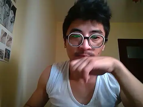 Lokomo32 online show from May 9, 2026, 3:28 pm