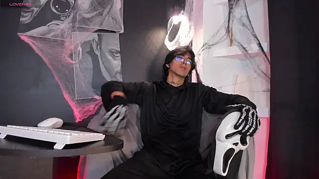Snapshot of jett_savage chatting on October 21, 2025, 1:45 pm jett savage online show from October 21, 2025, 1:45 pm
