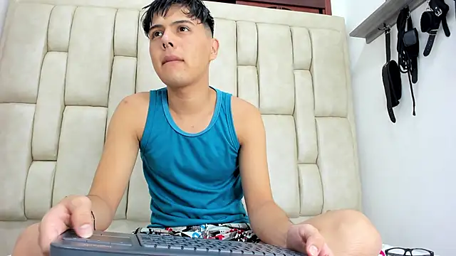 Snapshot of Felipe_Cold chatting on September 23, 2025, 2:25 am Felipe Cold online show from September 23, 2025, 2:25 am