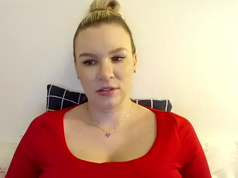 Snapshot of SadieBrilliance chatting on October 2, 2025, 6:15 pm SadieBrilliance online show from October 2, 2025, 6:15 pm