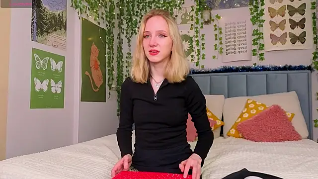 EmmaNovak online show from January 9, 2026, 11:46 am