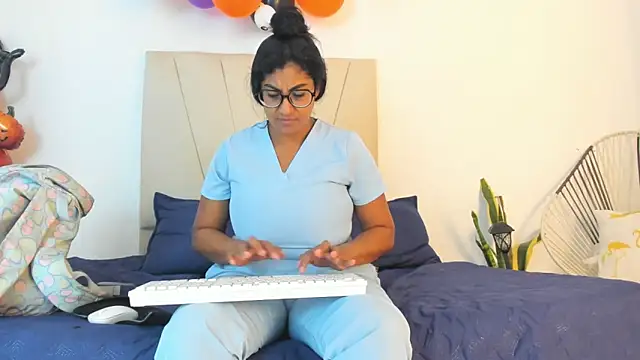  Miaa khalifa  online show from October 14, 2025, 12:28 pm