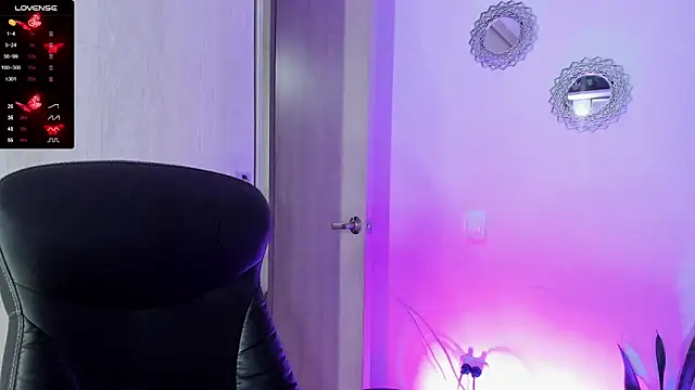 bella thorne3 online show from November 19, 2025, 11:05 pm